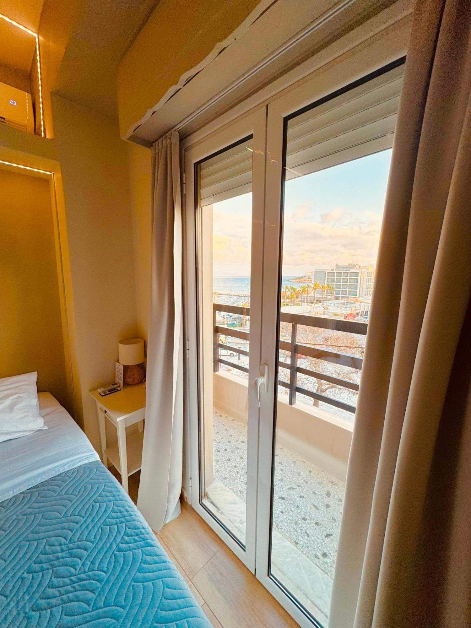 Blue Horizon Gem On The Port Apartment Rafina  Ngoại thất bức ảnh