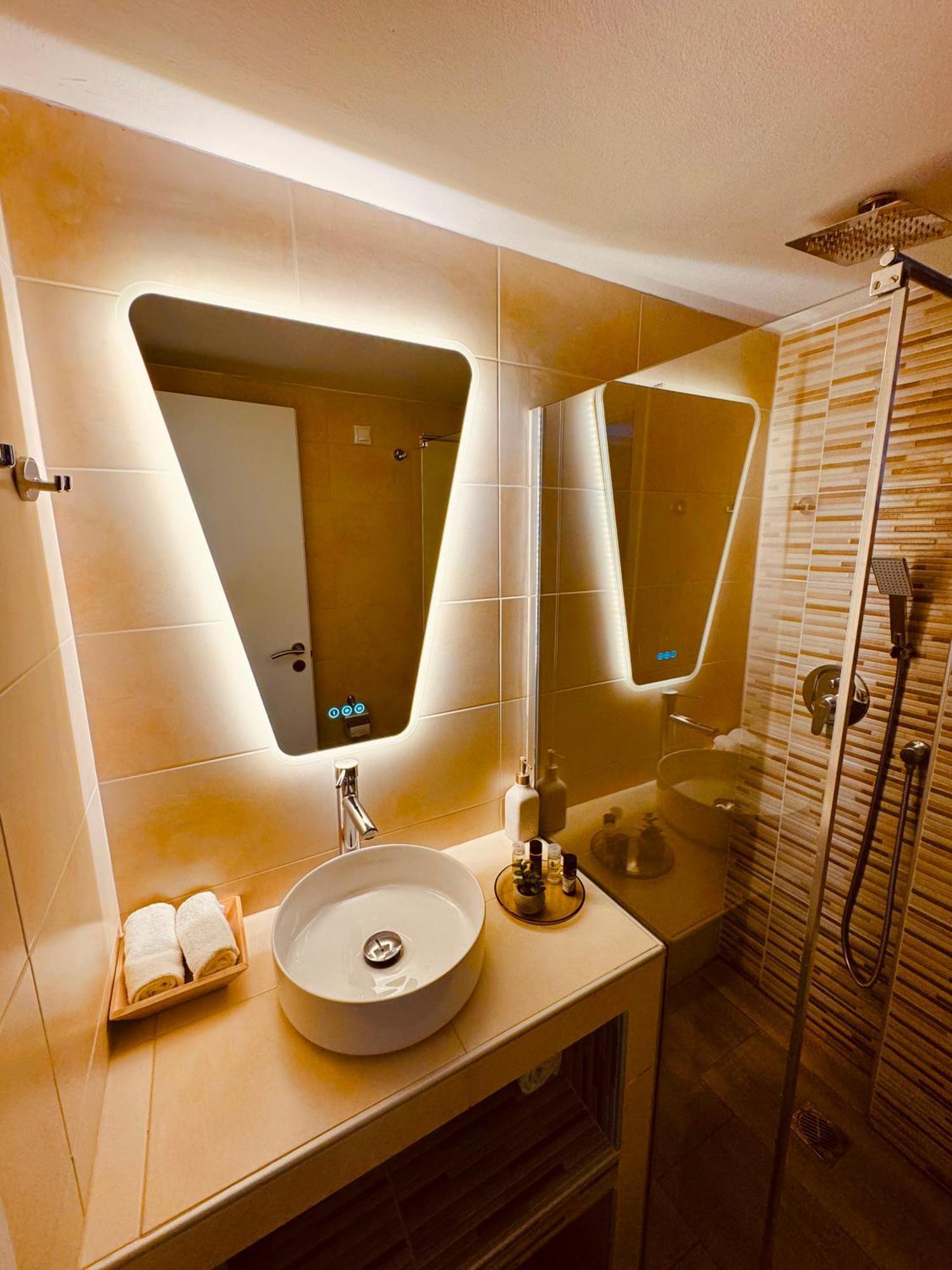 Blue Horizon Gem On The Port Apartment Rafina  Ngoại thất bức ảnh
