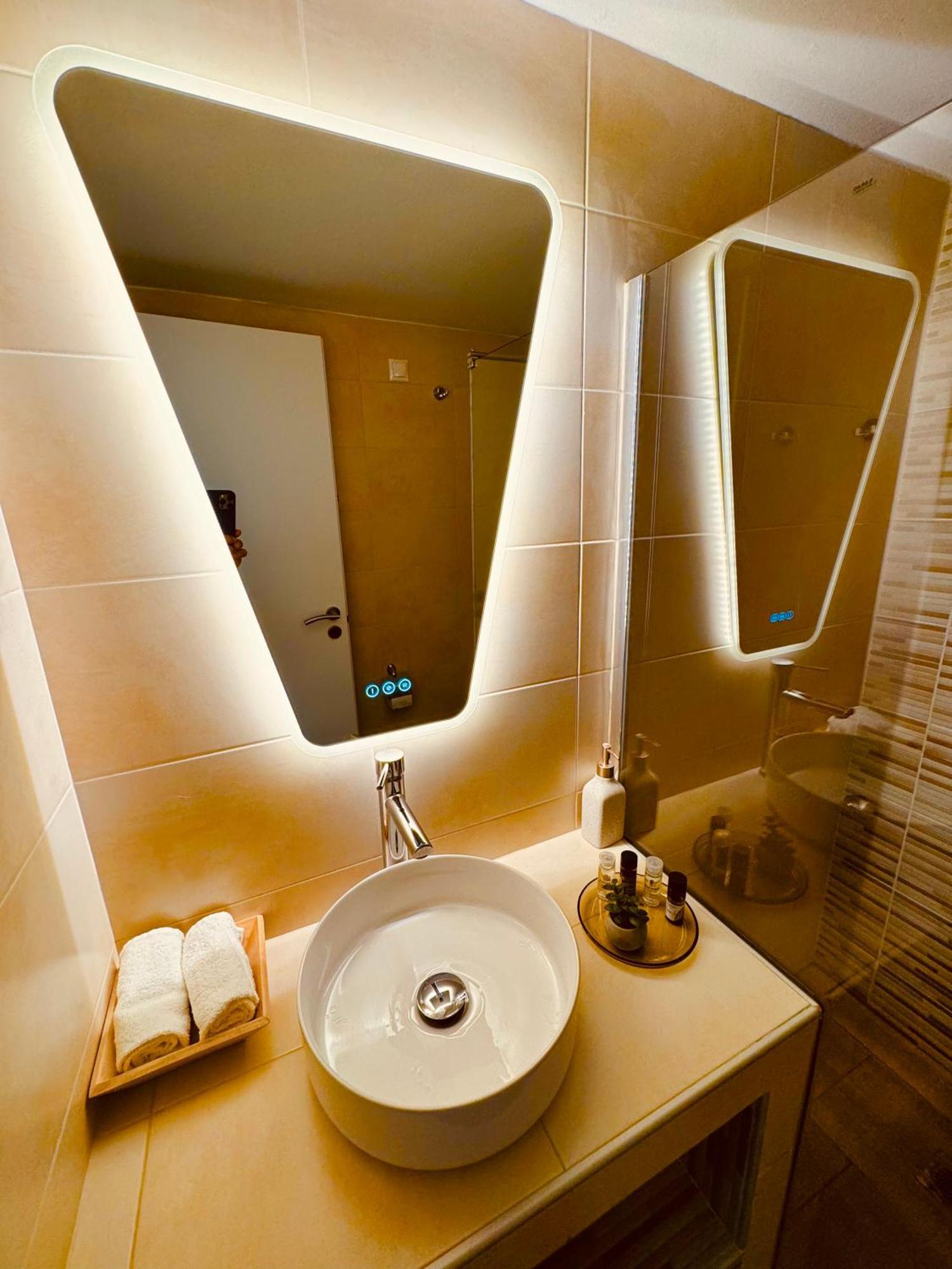 Blue Horizon Gem On The Port Apartment Rafina  Ngoại thất bức ảnh
